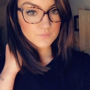 Meet your Posher, Courtney